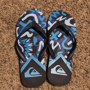 Quiksilver flip flops 